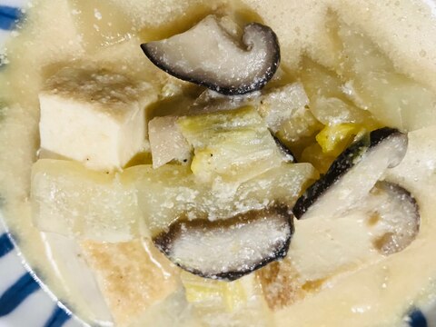 厚揚げと白菜の豆乳味噌スープ